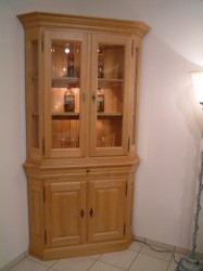 Moderne Massivholzmöbel aus Eiche und massive Landhausmöbel nach Mass