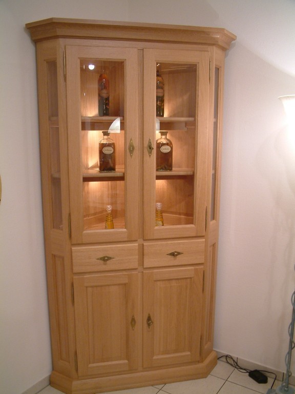 Eck-Vitrine Montreux 2-türig in Eiche, Buche oder Kirschbaum massiv