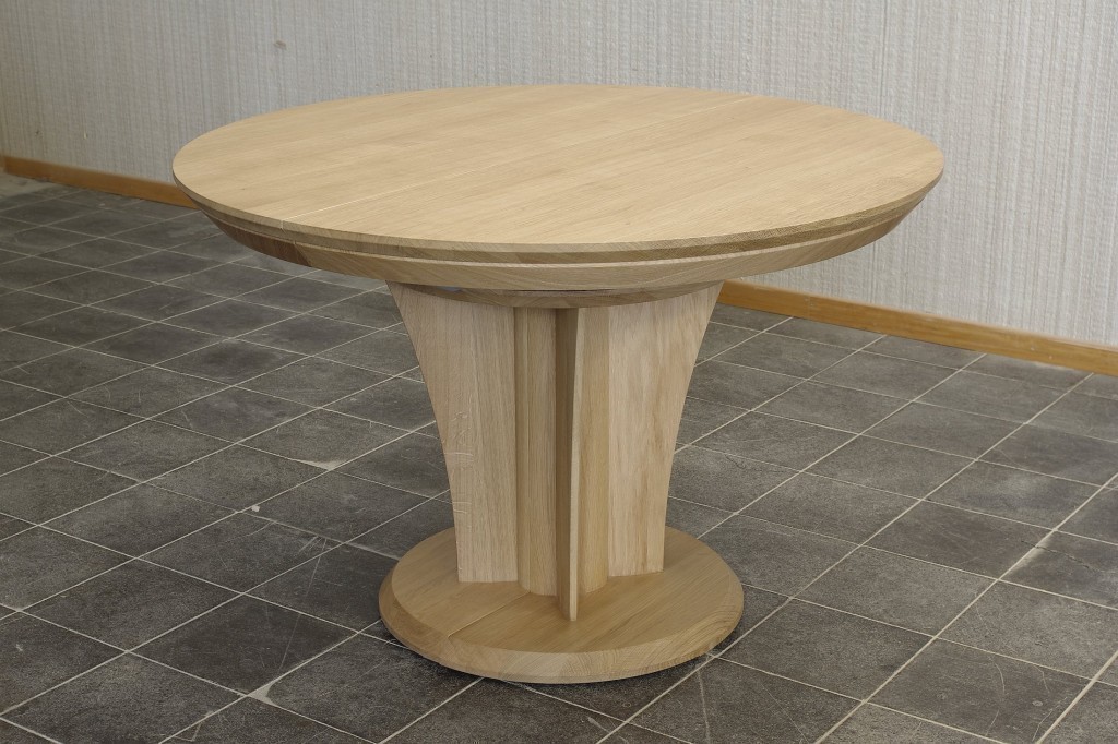 Runder Esstisch Arcona mit praktischer Vergrößerung, Eiche massiv oder